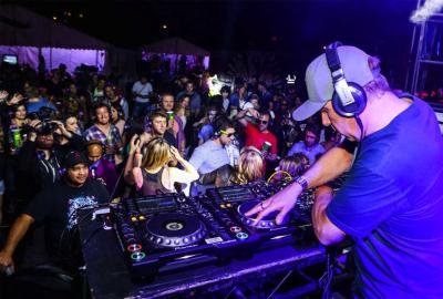 10 Tips for DJ's playing at a Silent Disco