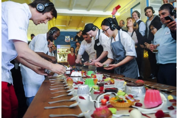 Are headphones really great for eating?